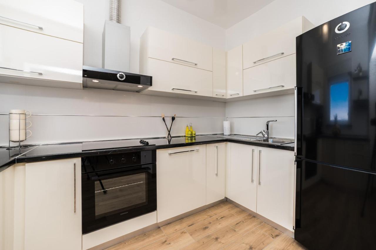 Apartmani Tomeri Starigrad Paklenica Eksteriør bilde